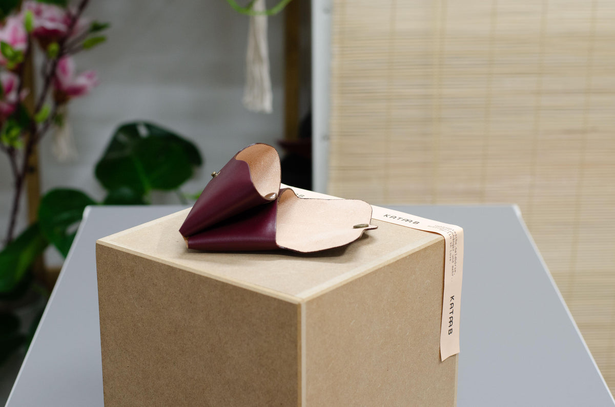 Damen Geldbeutel - Kleines minimalistisches Portemonnaie für Damen - Einzigartiges Geschenk - Schlanke Brieftasche - Farbe: Burgunderrot