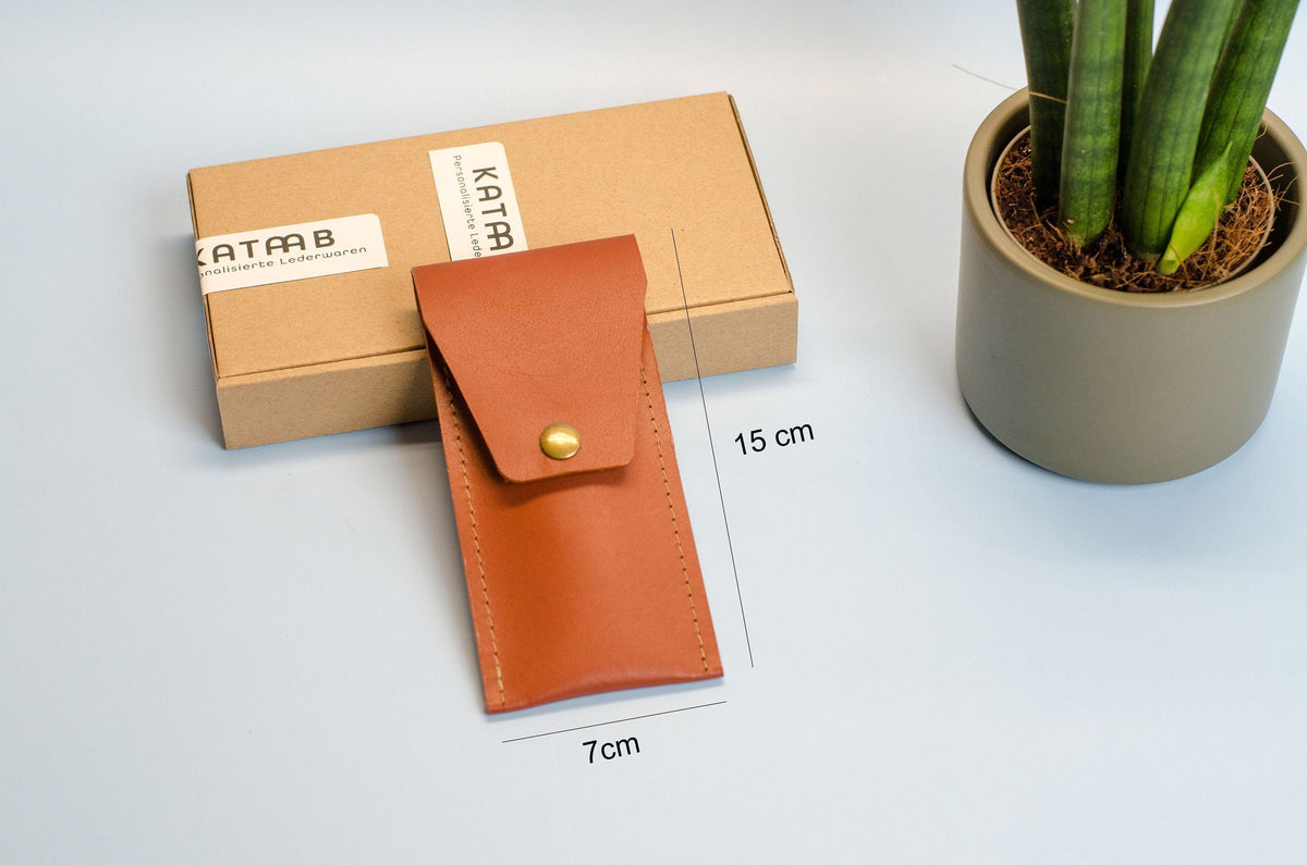 Leder Stiftetui in Orange – Handgefertigt in Berlin | Geschenk für Schreibliebhaber | KATAAB