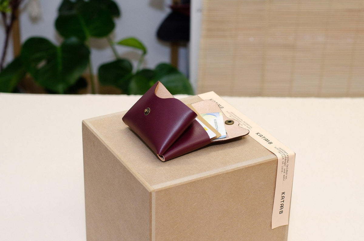 Damen Geldbeutel - Kleines minimalistisches Portemonnaie für Damen - Einzigartiges Geschenk - Schlanke Brieftasche - Farbe: Burgunderrot